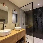 Le Superbe - T4 Avec Parking A 5 Min Du - 4 Apartman *